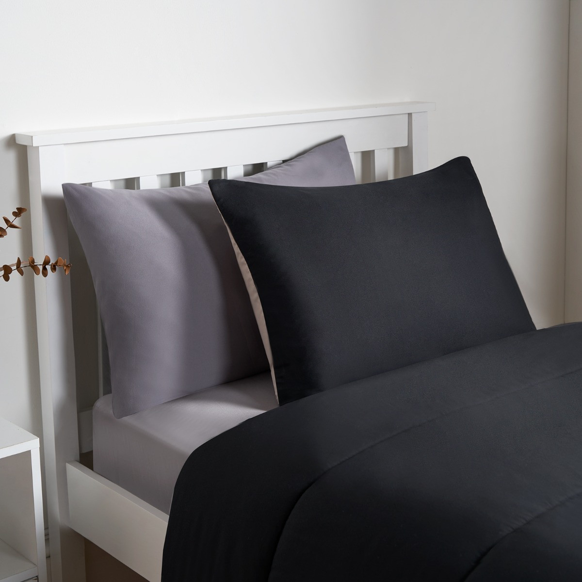 OHS Coverless 10.5 Tog Reversible Duvet & Pillowcase - Black/Grey>