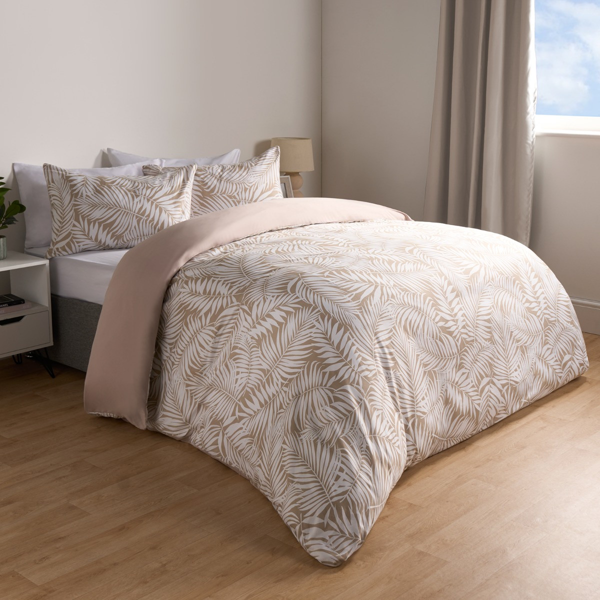 OHS Tropical Leaf Duvet Cover Set - Natural/White>