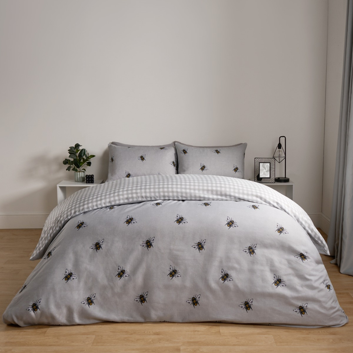 OHS Bee Print Reversible Gingham Duvet Cover Set - Grey>