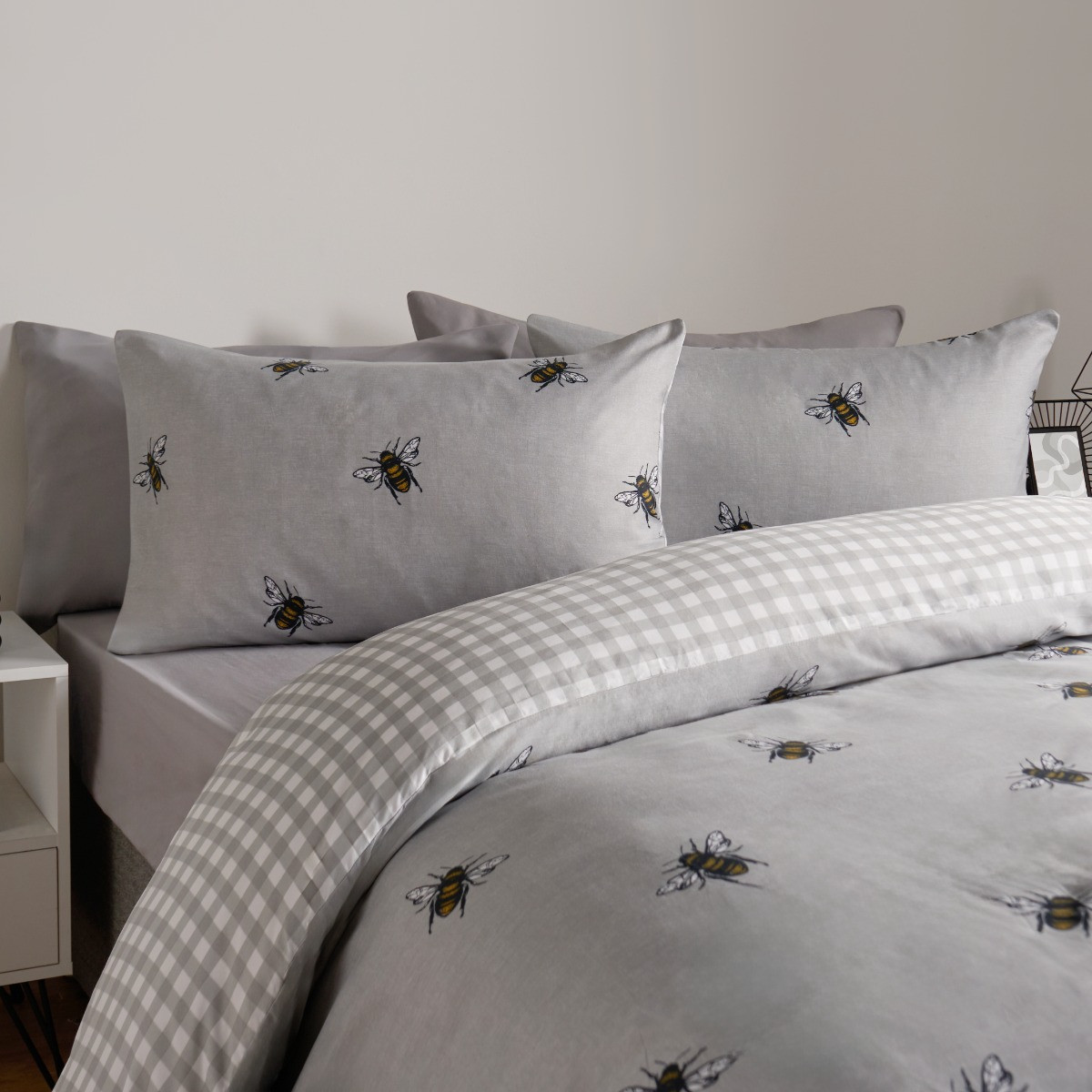 OHS Bee Print Reversible Gingham Duvet Cover Set - Grey>