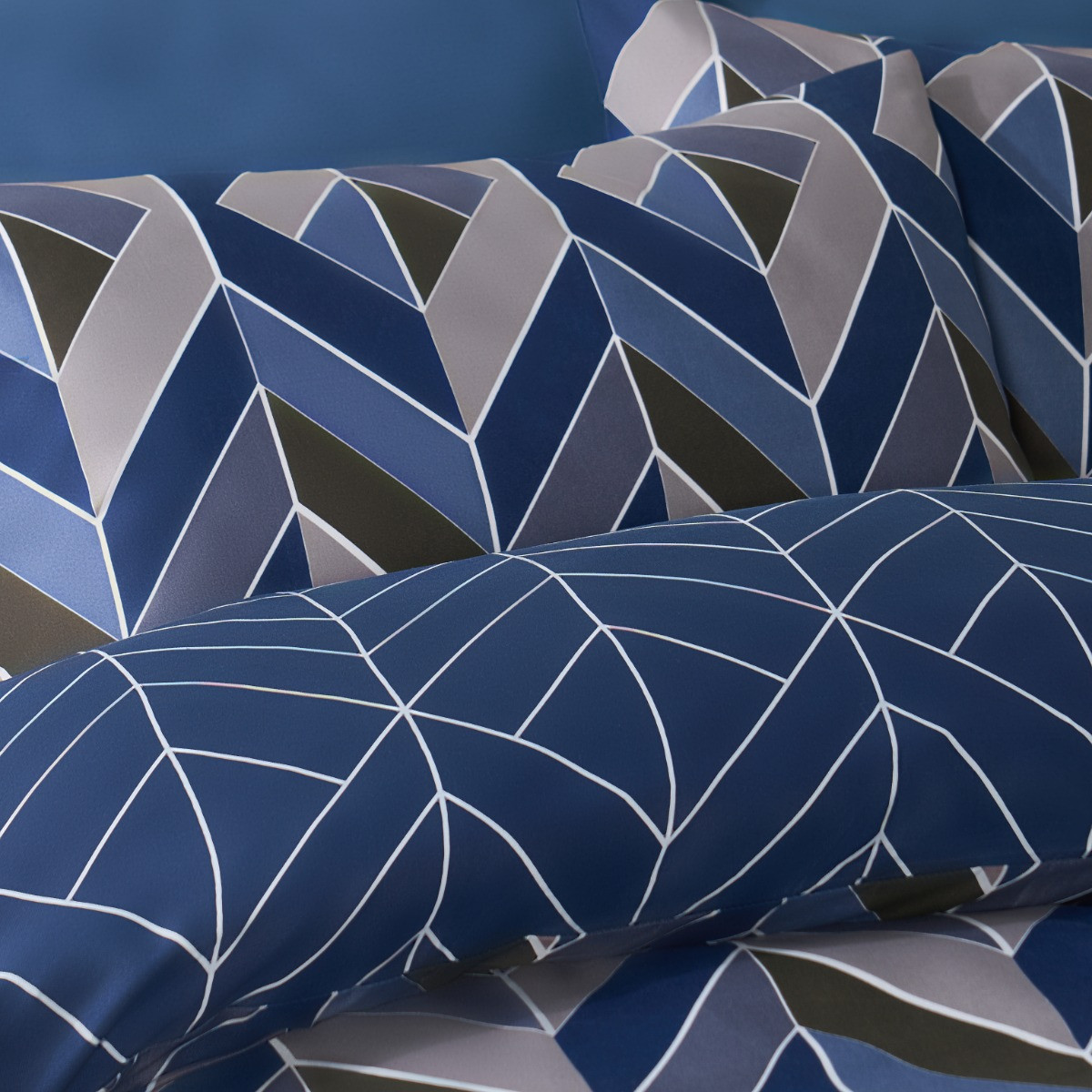 OHS Abstract Chevron Duvet Cover Set, Navy - King>