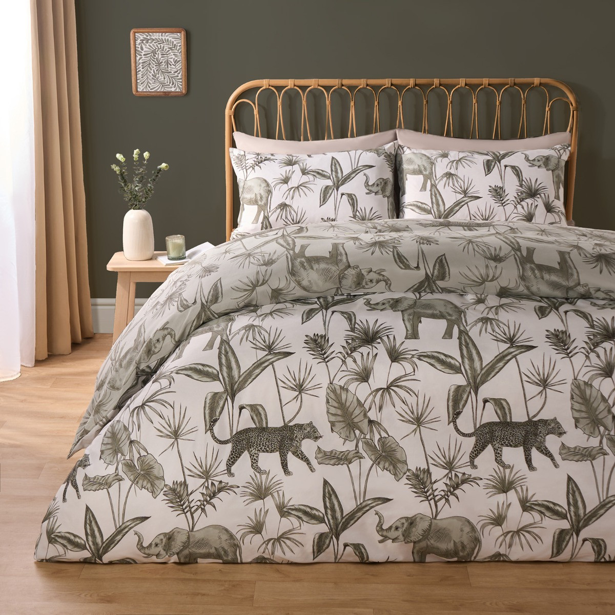 OHS Jungle Safari Print Duvet Cover Set, Sage/White - King>