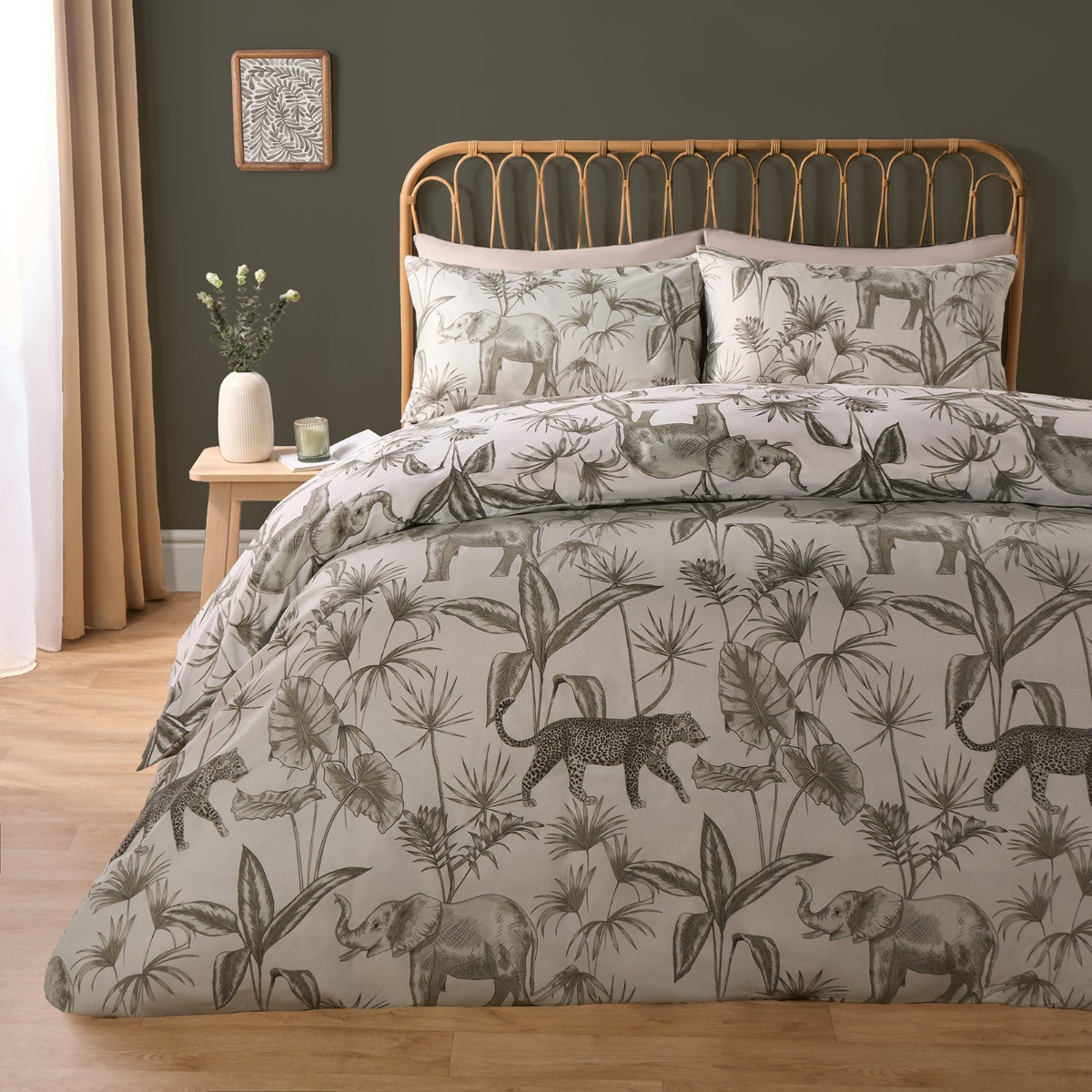 OHS Jungle Safari Print Duvet Cover Set, Sage/White - King>