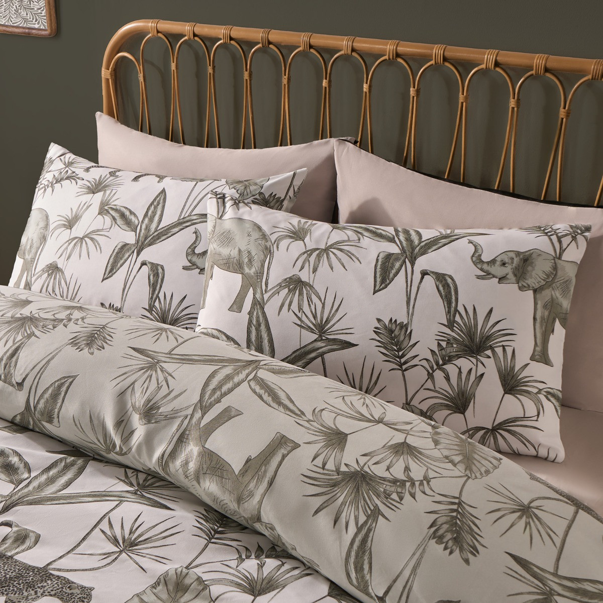 OHS Jungle Safari Print Duvet Cover Set, Sage/White - King>