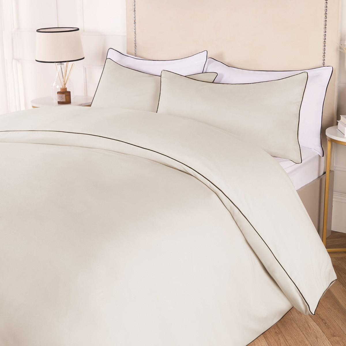 OHS Piped Edge Duvet Set - Cream/Black>