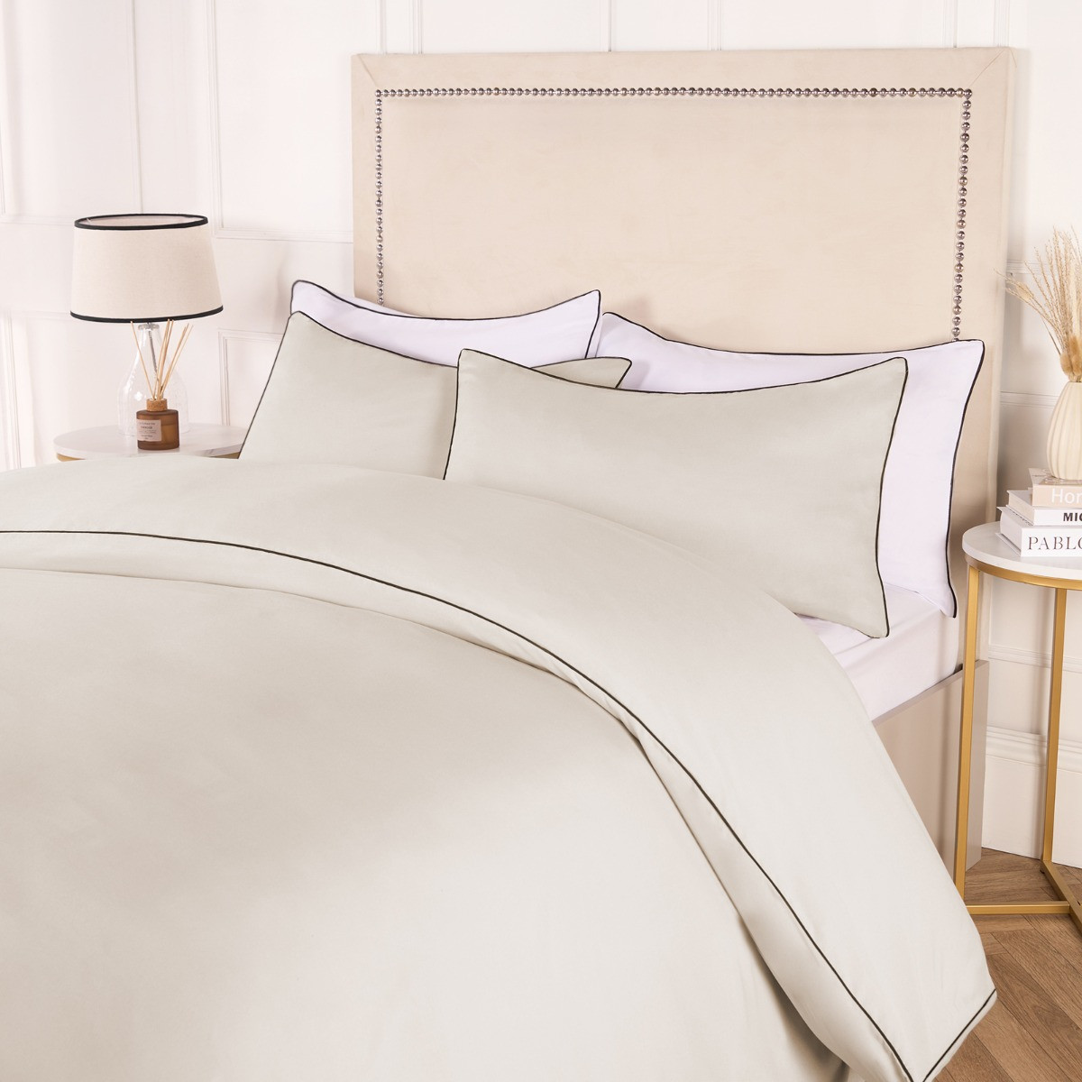OHS Piped Edge Duvet Set, Cream/Black - King>