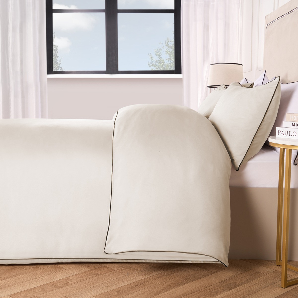 OHS Piped Edge Duvet Set, Cream/Black - King>