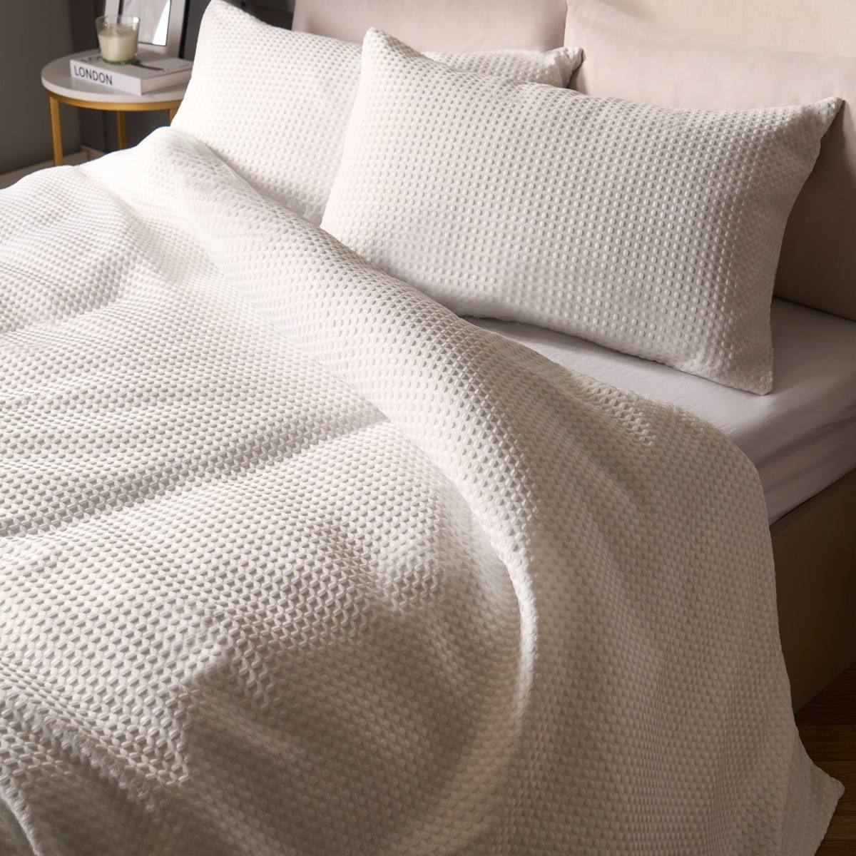 OHS Waffle Textured Luxury Duvet Cover Set - White>