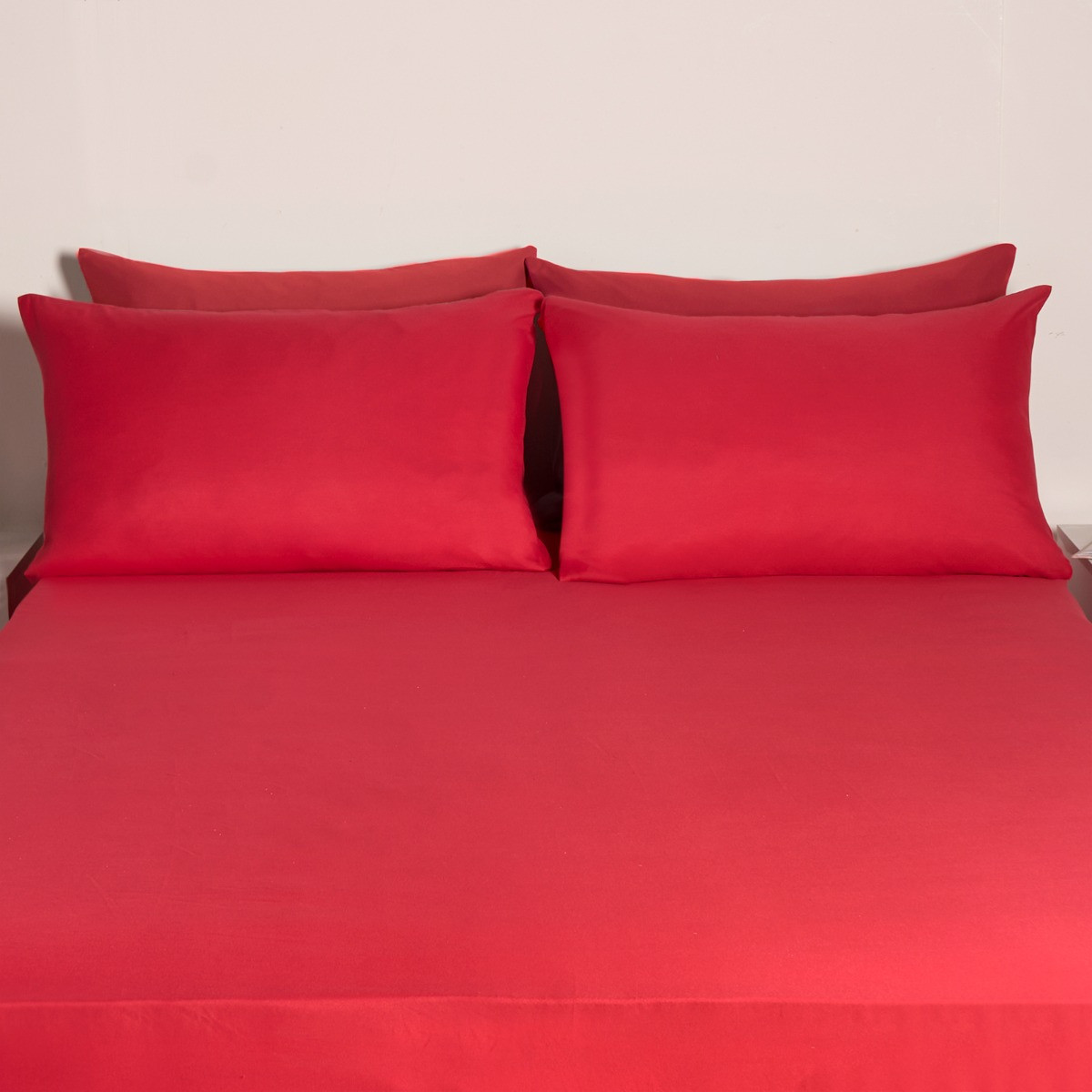 Brentfords 2 Pack Plain Dyed Housewife Pillowcases - Red>