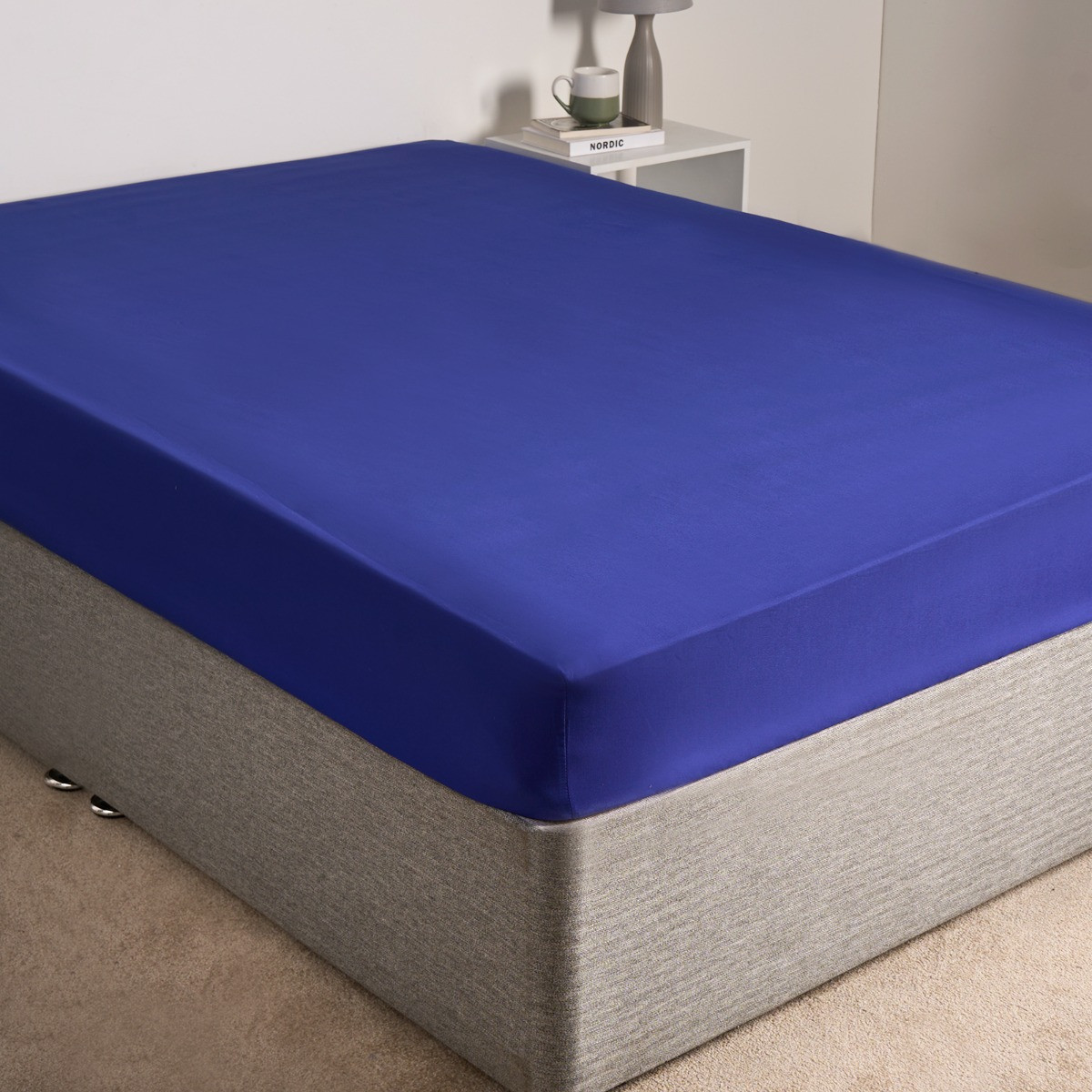 Brentfords Plain Dyed Fitted Sheet - Bright Blue>