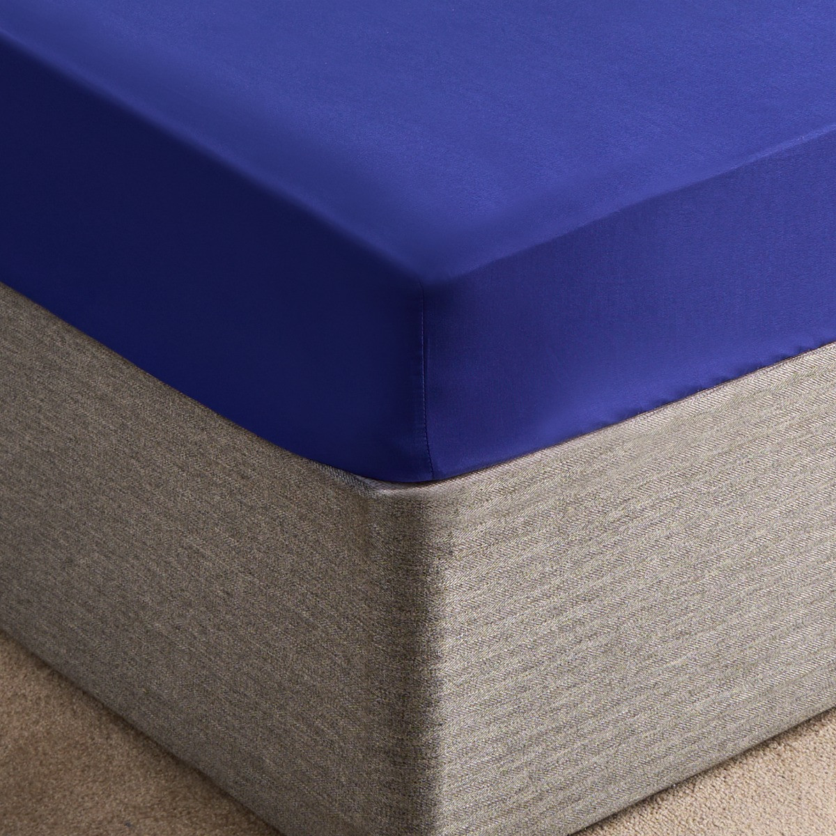 Brentfords Plain Dyed Fitted Sheet - Bright Blue>