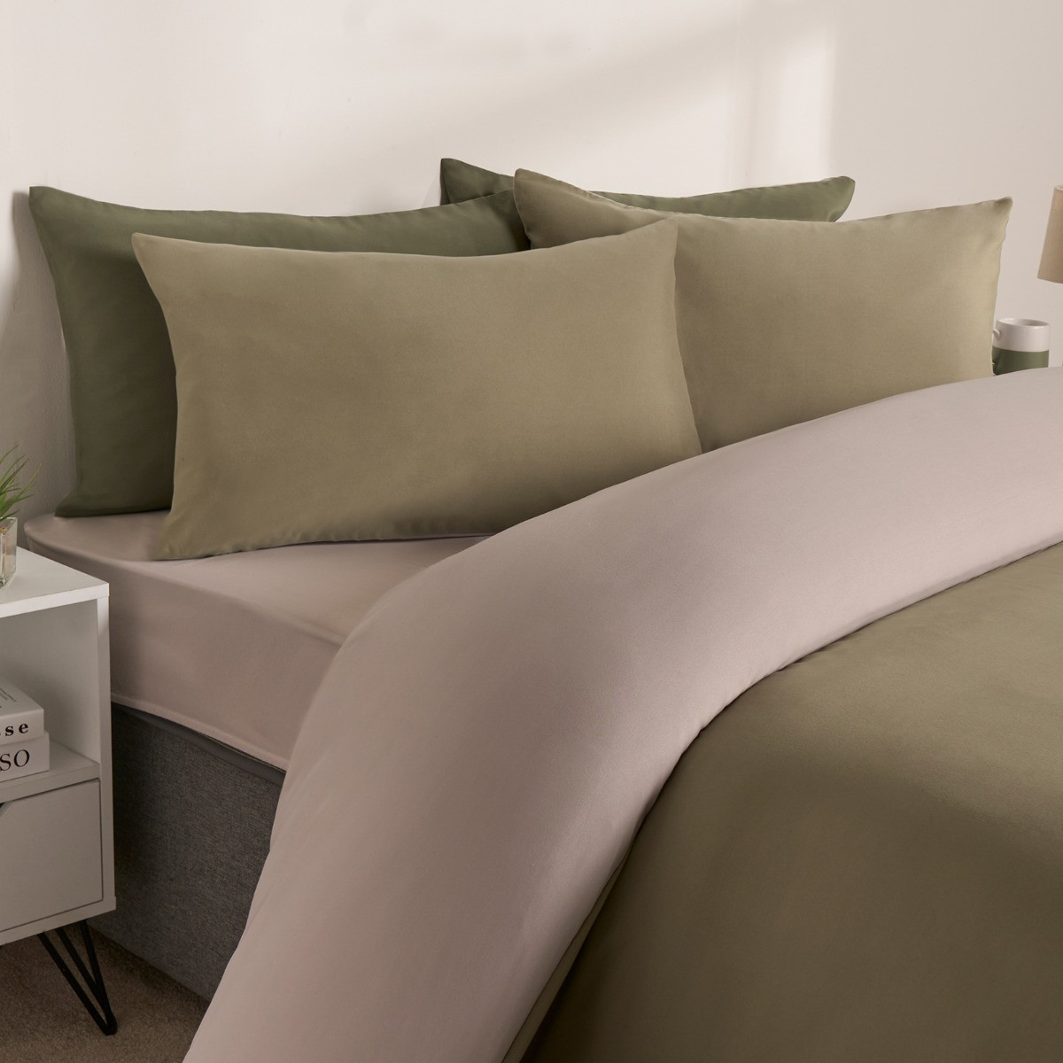 Brentfords Reversible Duvet Cover Set, Natural/Sage - King>