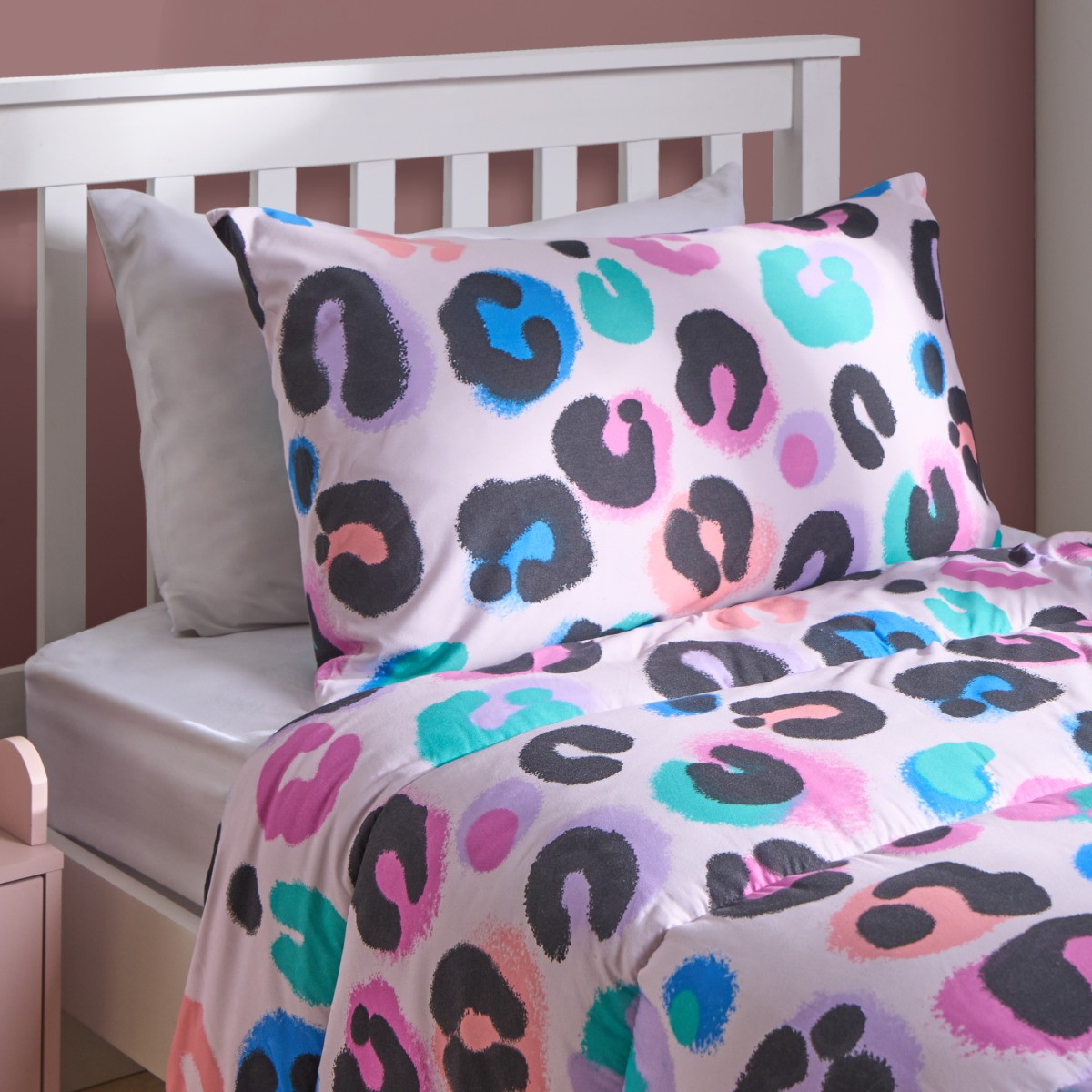 OHS Leopard Coverless 10.5 Tog Duvet Set, Pink - Single>