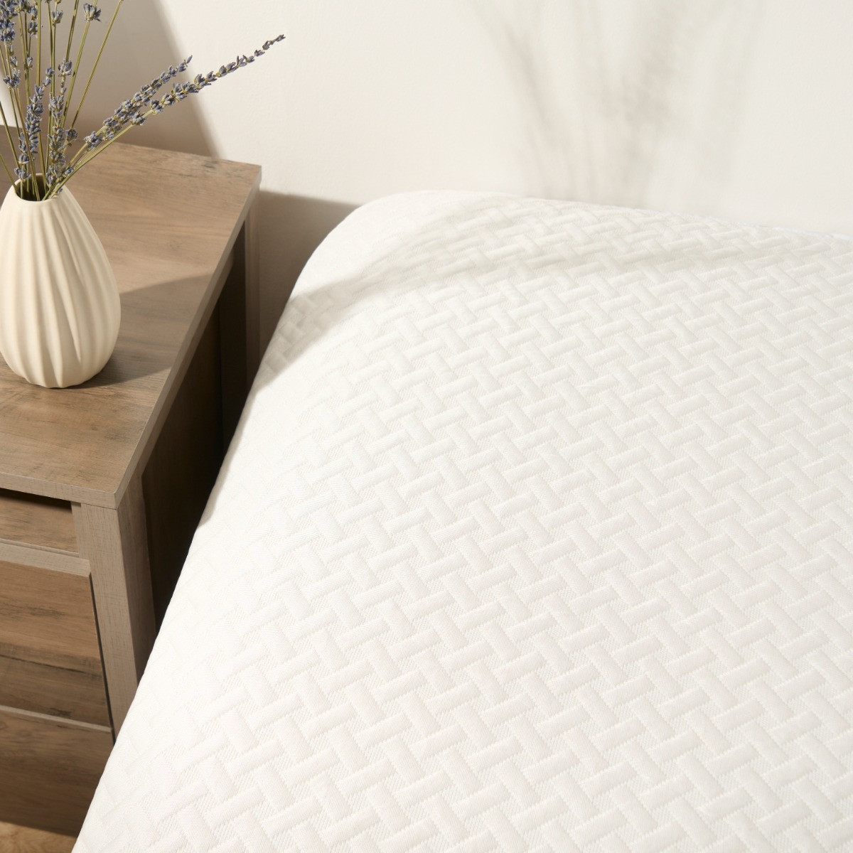 OHS Cooling Mattress Protector, White - Single>