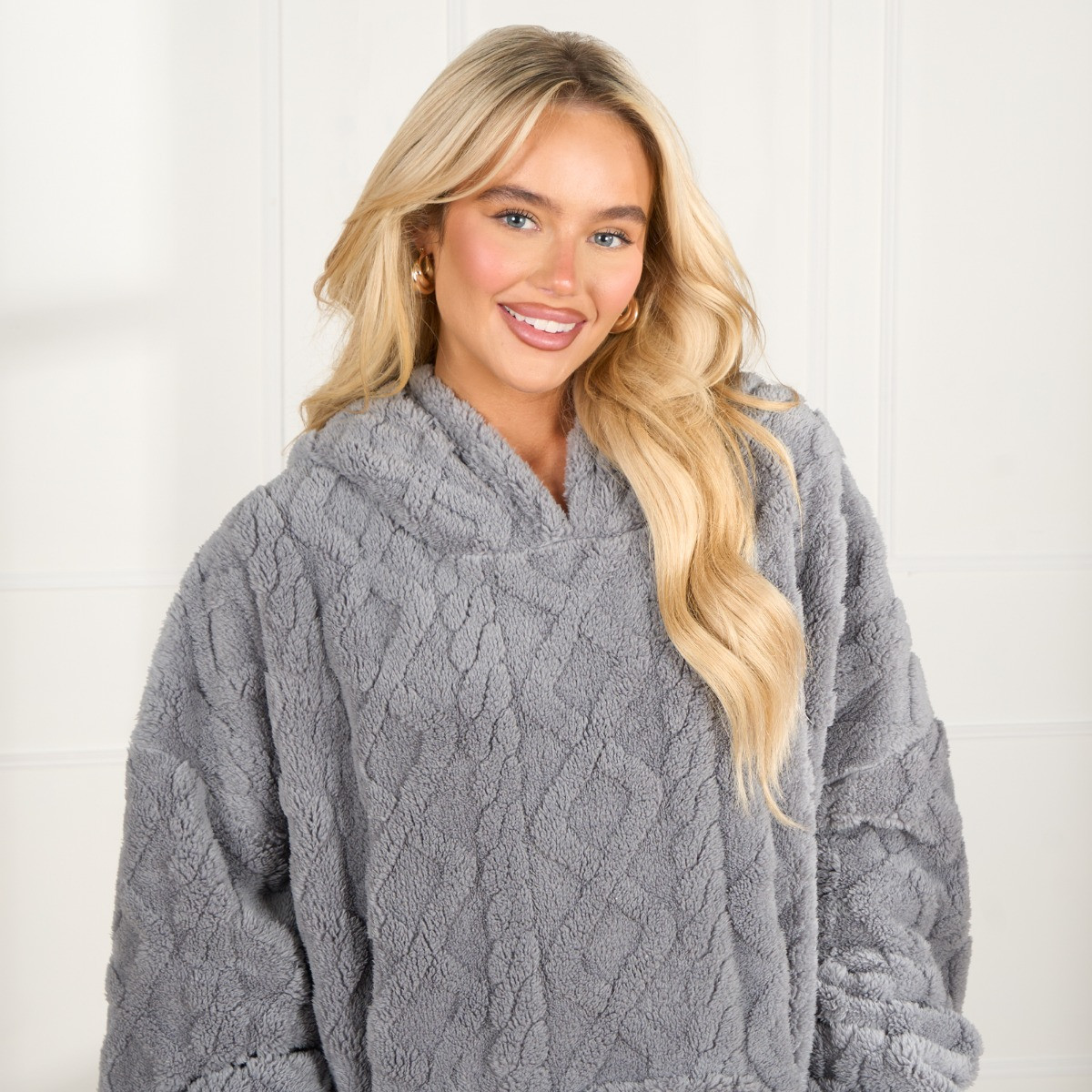 OHS Adults Cable Knit Fleece Hoodie Blanket Filled - Grey >