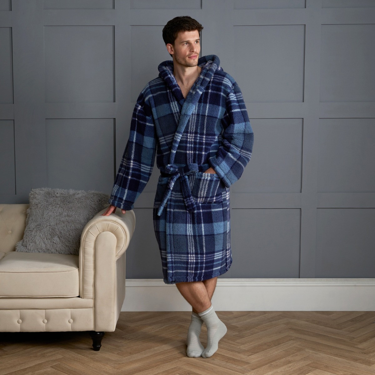 OHS Tartan Check Print Teddy Dressing Gown, Adults - Navy>