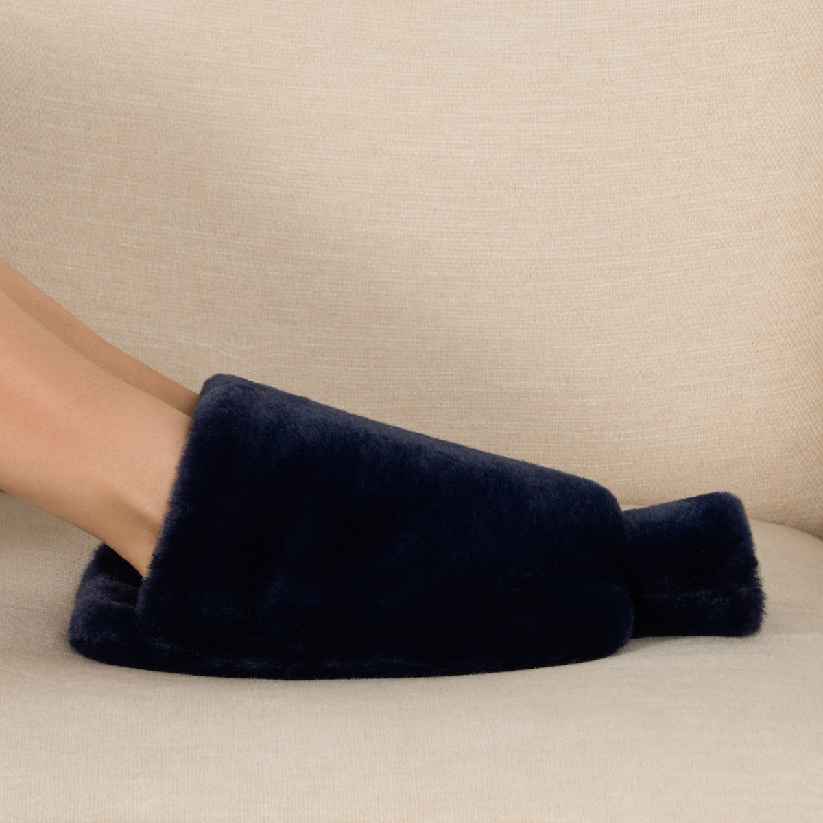 OHS Faux Fur Hot Water Bottle Foot Warmer - Navy >