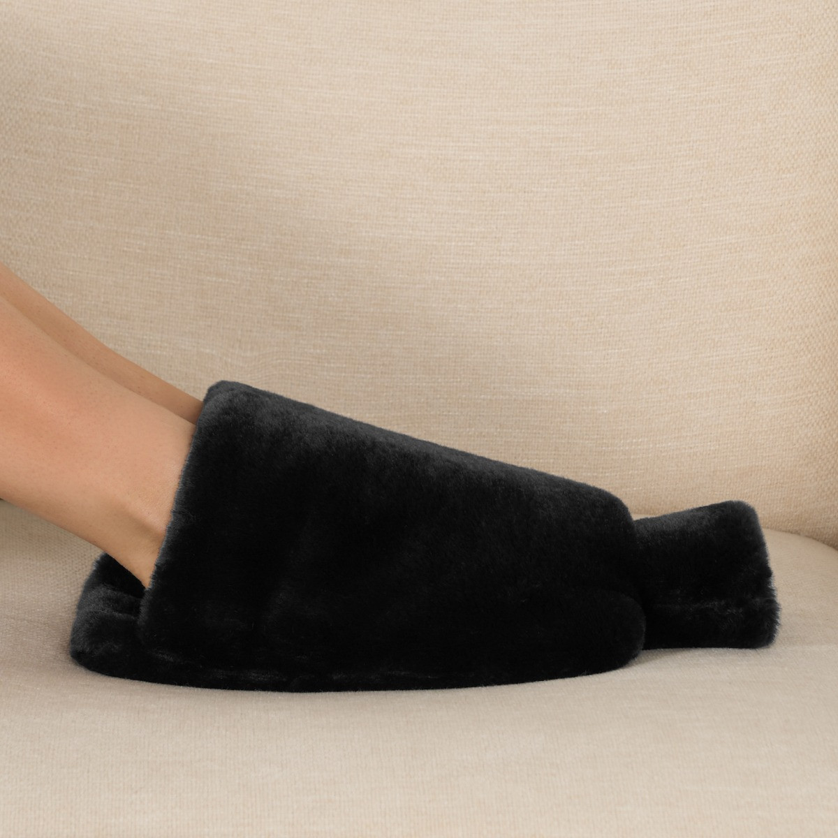 OHS Faux Fur Hot Water Bottle Foot Warmer - Black>