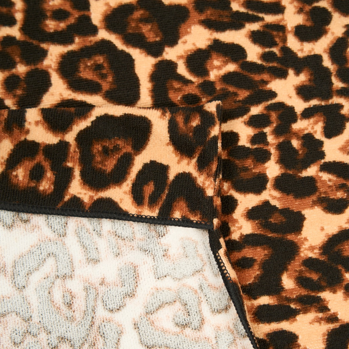 OHS Leopard Print Beach Towel in a Bag - Natural>