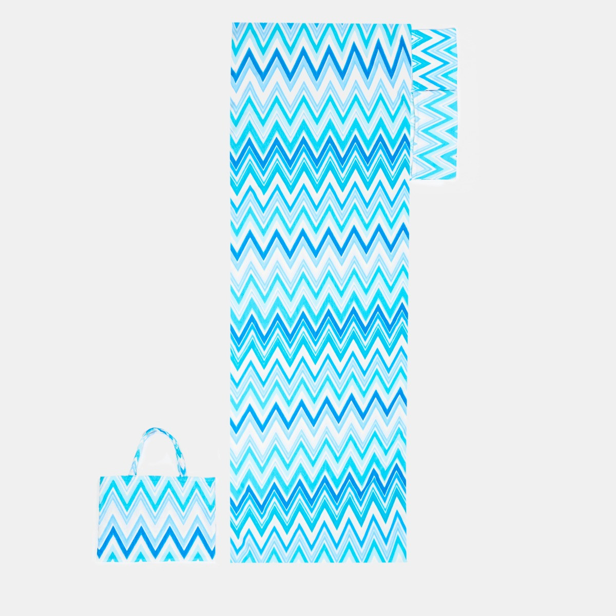 OHS Zigzag Print Beach Towel in a Bag - Blue>
