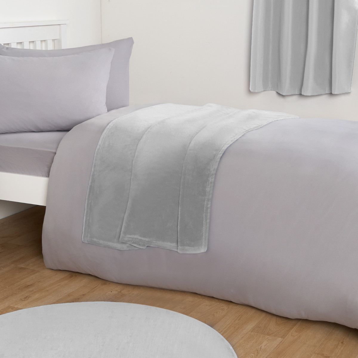 OHS Kids Plain Supersoft Throw - Silver >