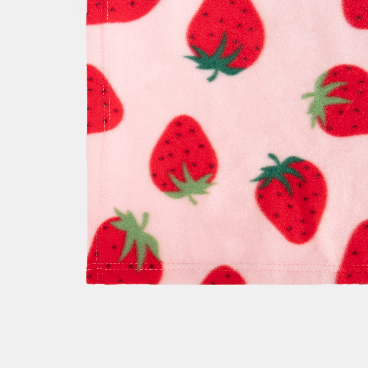 OHS Strawberry Print Fleece Throw - Pink>