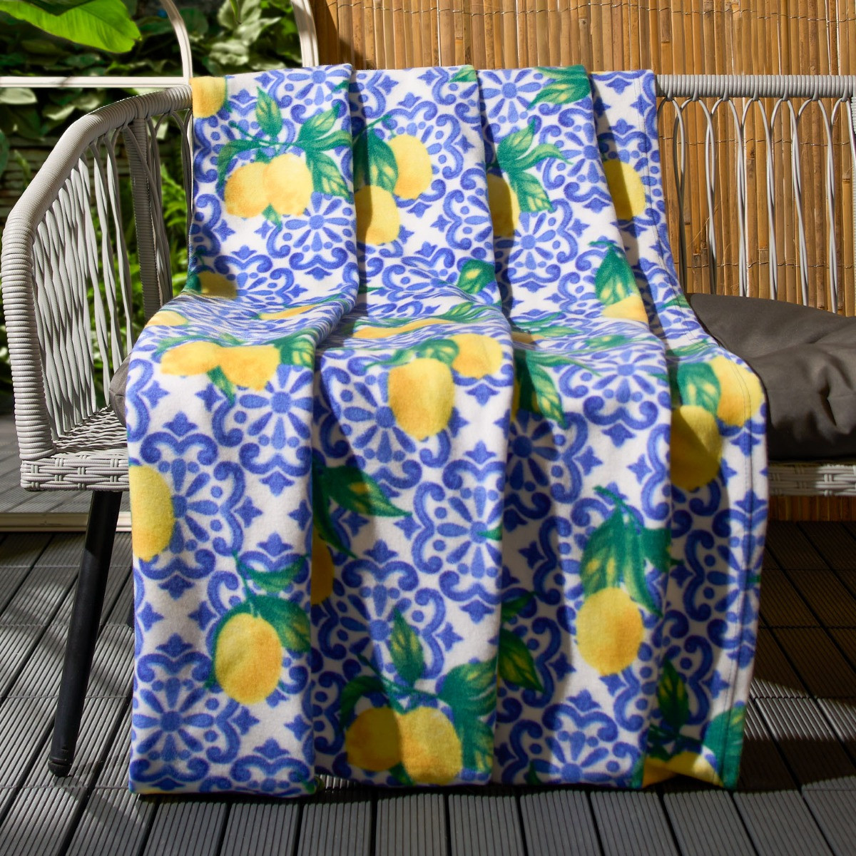 OHS Lemon Print Fleece Throw Blue White