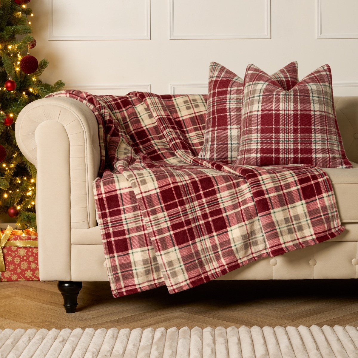 OHS Traditional Christmas Check Printed Throw - Red>