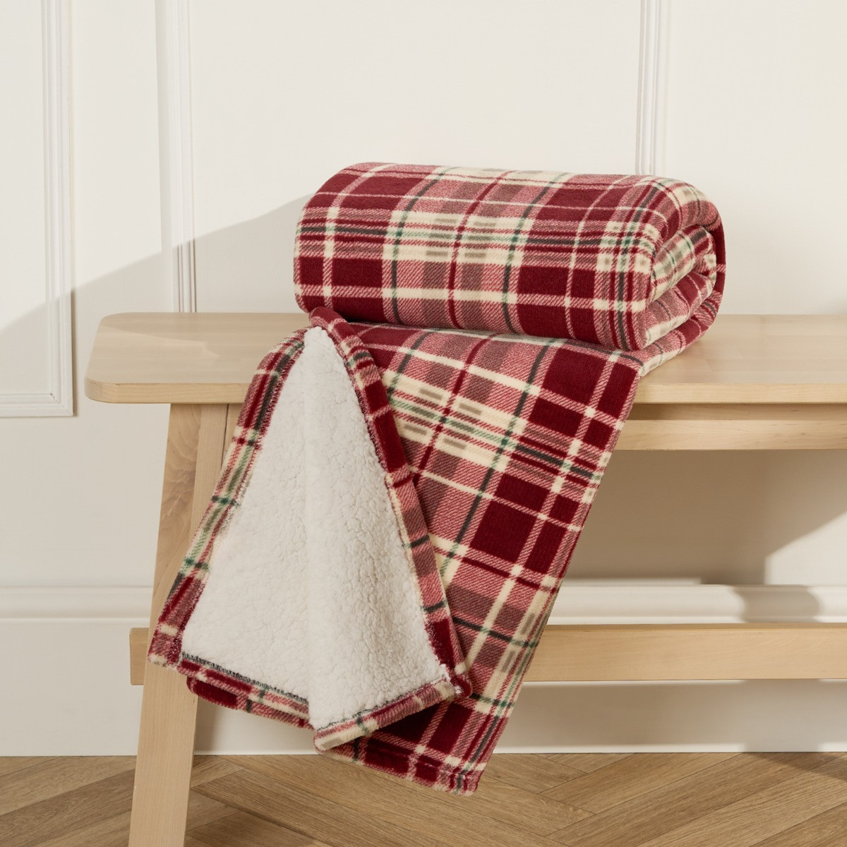 OHS Traditional Christmas Check Printed Throw - Red>