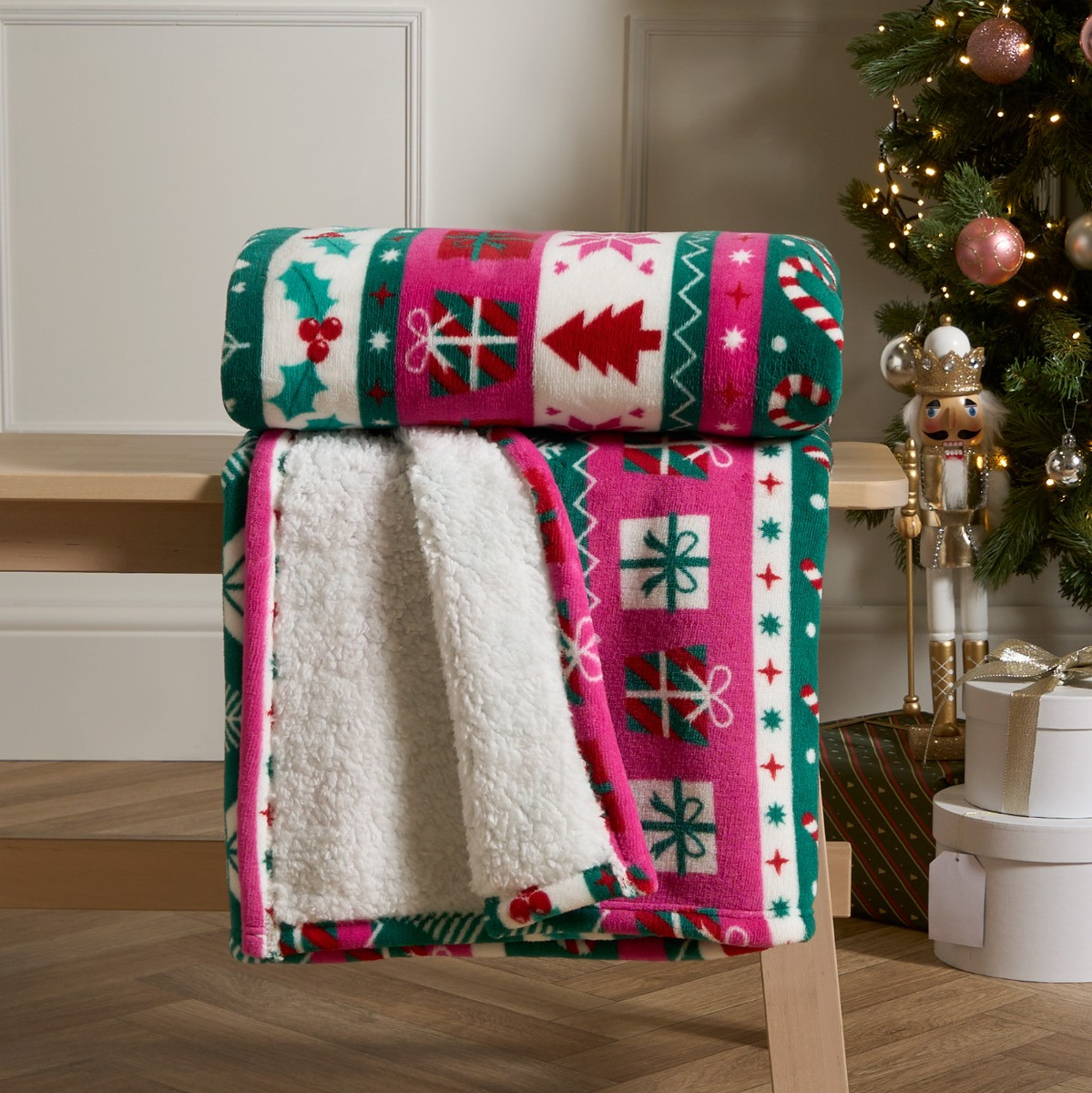 OHS Bright Nordic Printed Throw - Pink >