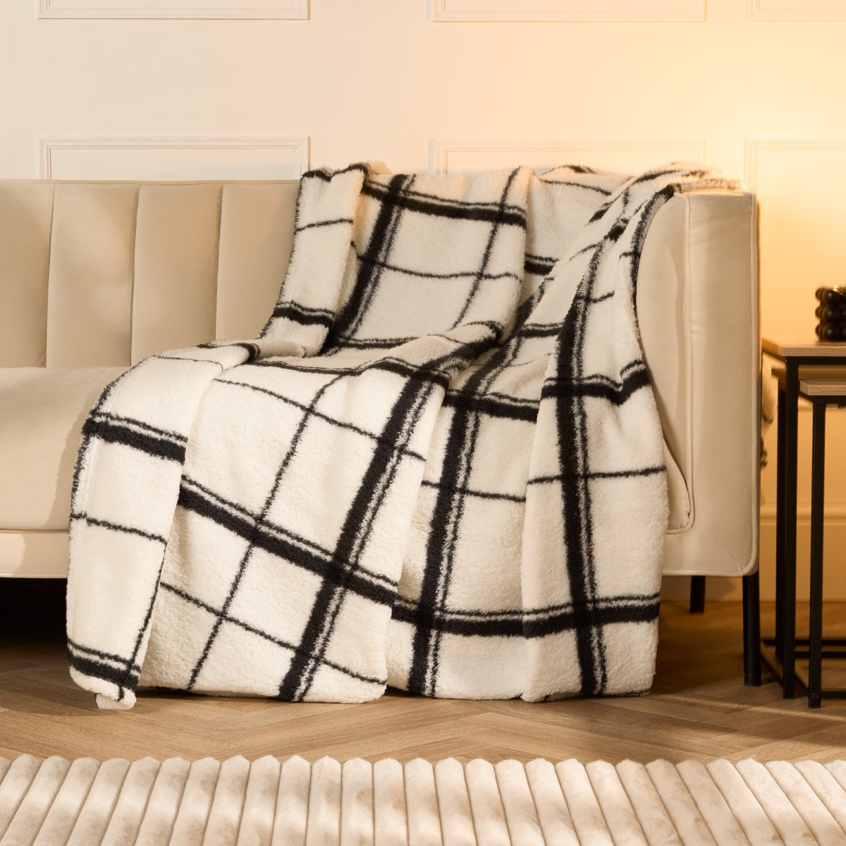 OHS Oakley Grid Check Teddy Throw - Monochrome>