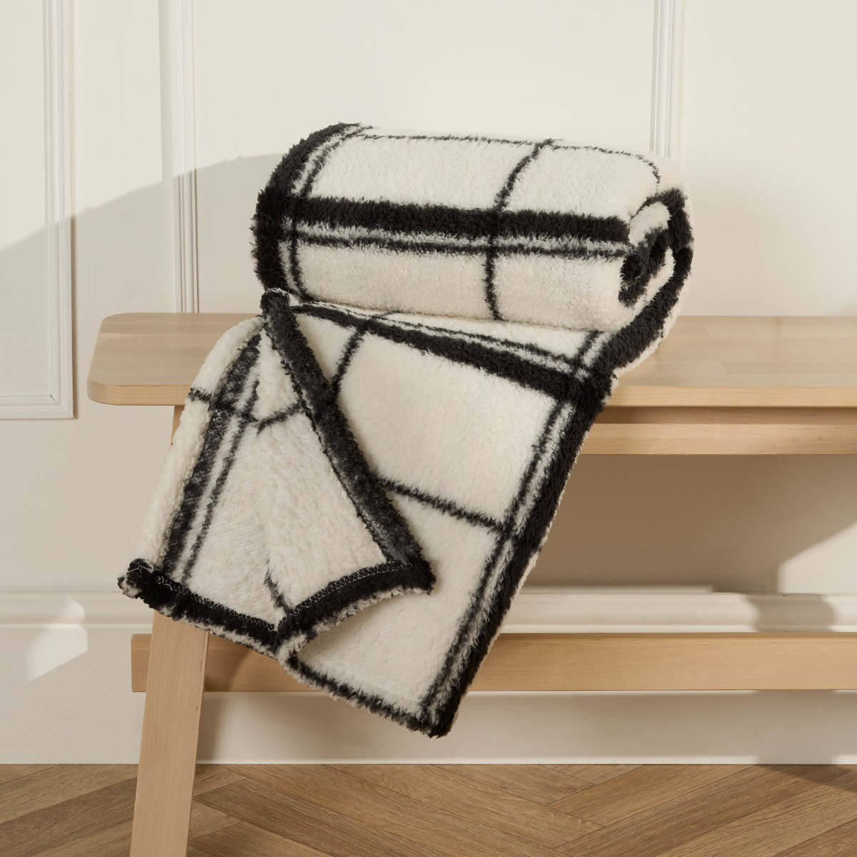 OHS Oakley Grid Check Teddy Throw - Monochrome>