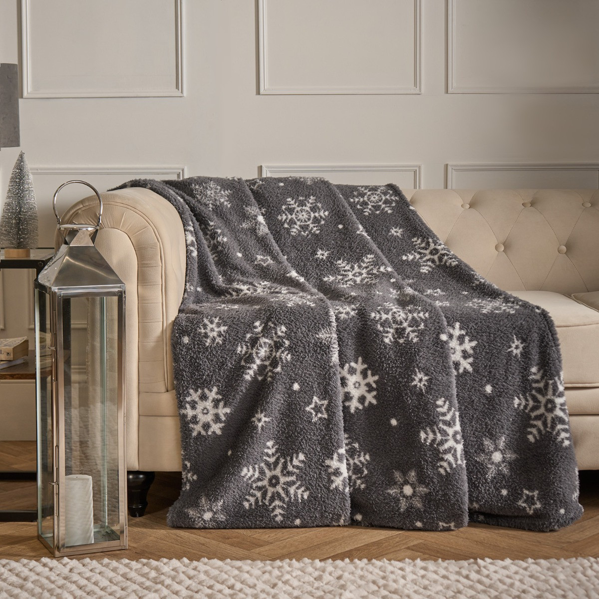 OHS Snowflake Print Teddy Throw - Grey>