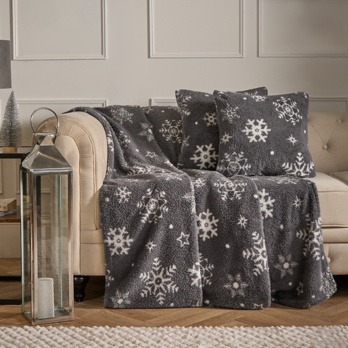 OHS Snowflake Print Teddy Throw - Grey>