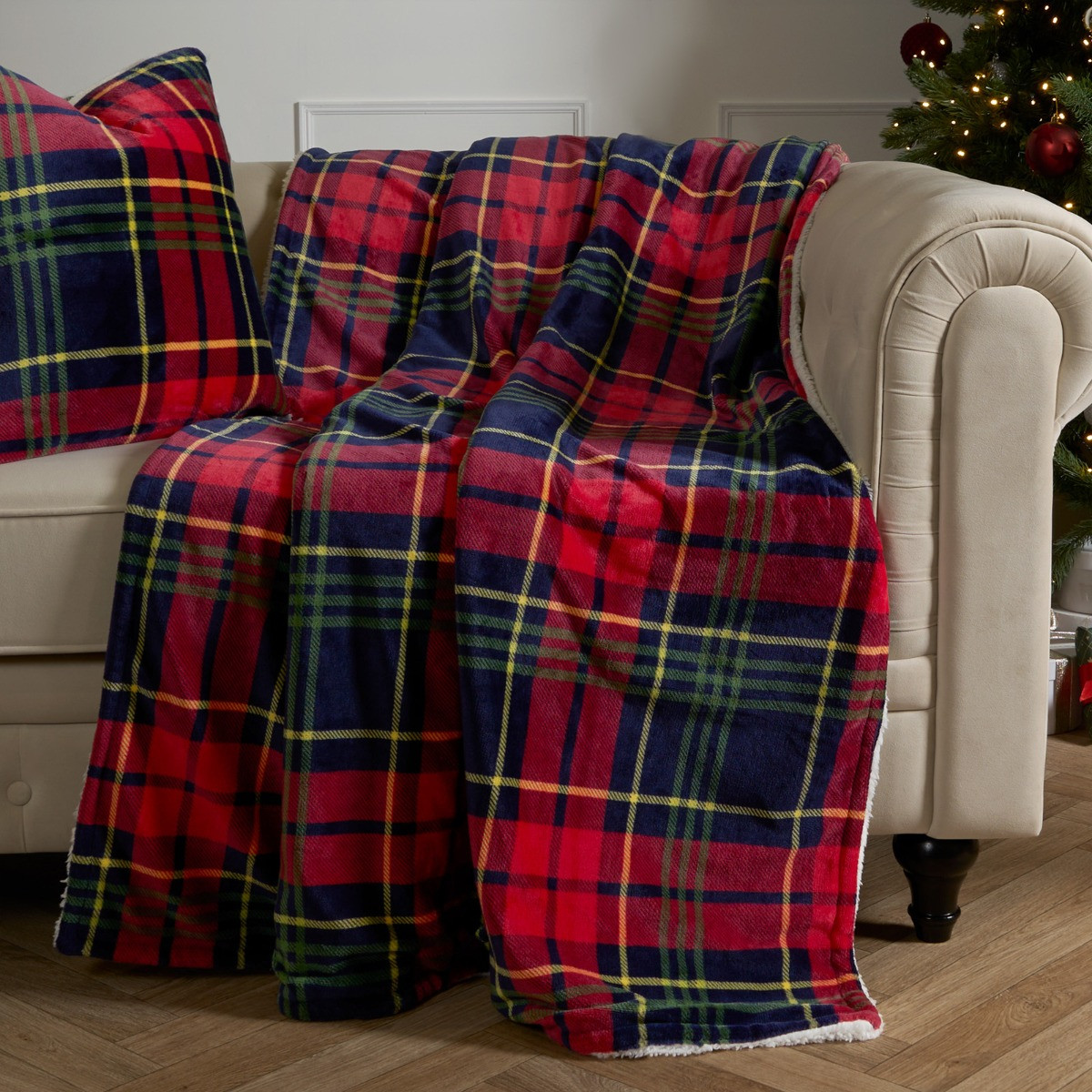 OHS Oxford Flannel Check Fleece Throw - Navy/Red >