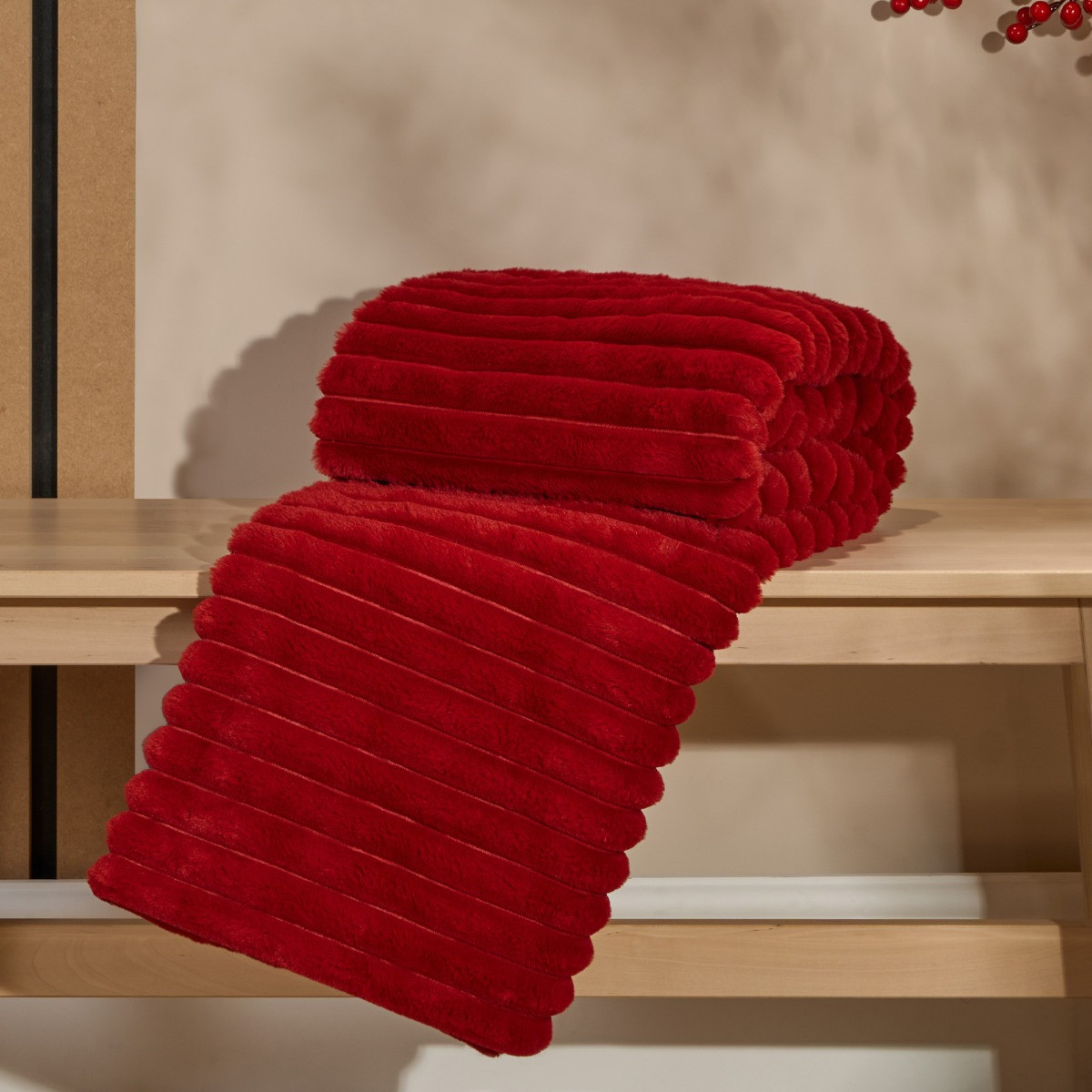 OHS Faux Fur Thick Ribbed Throw - Red>