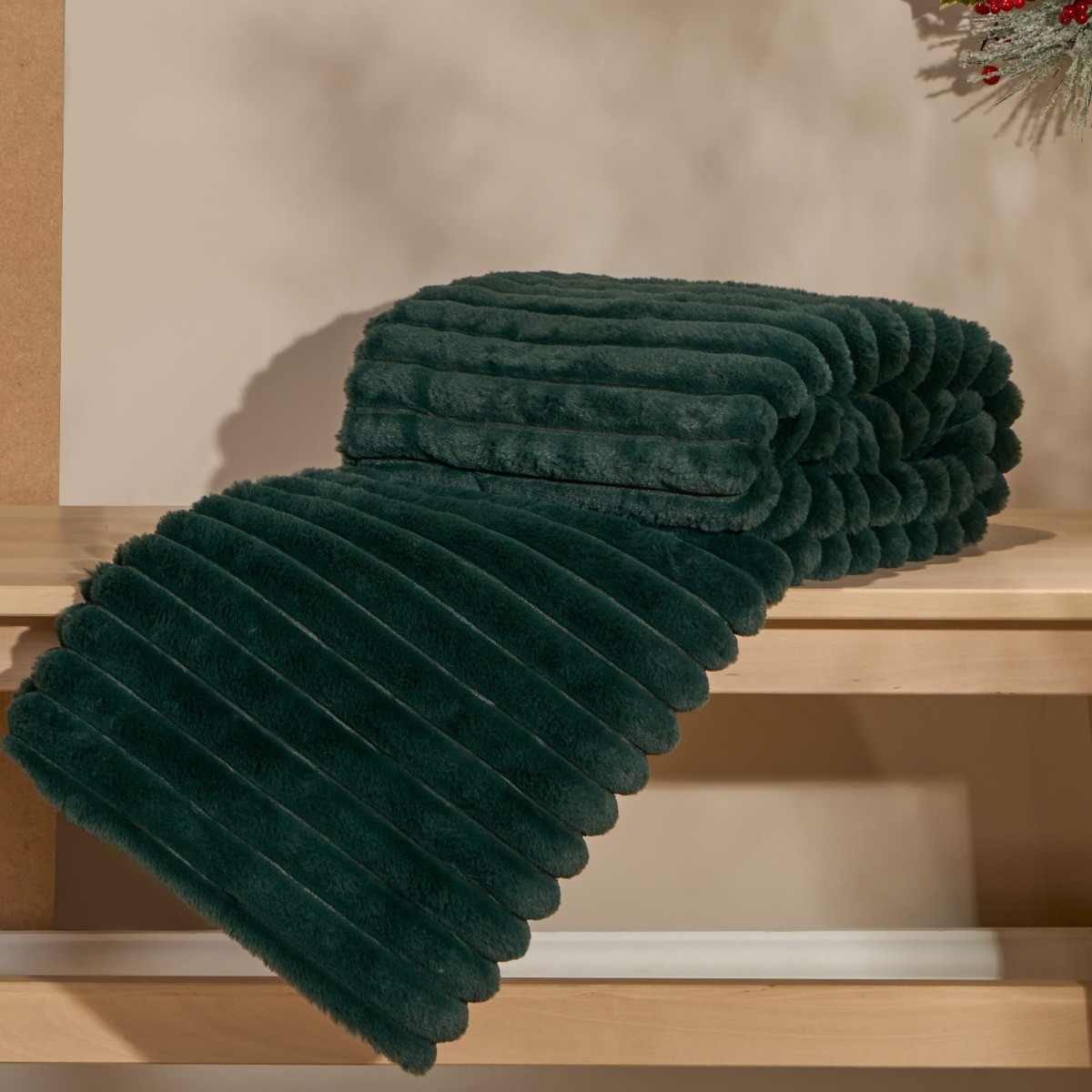 OHS Faux Fur Thick Ribbed Throw - Green >