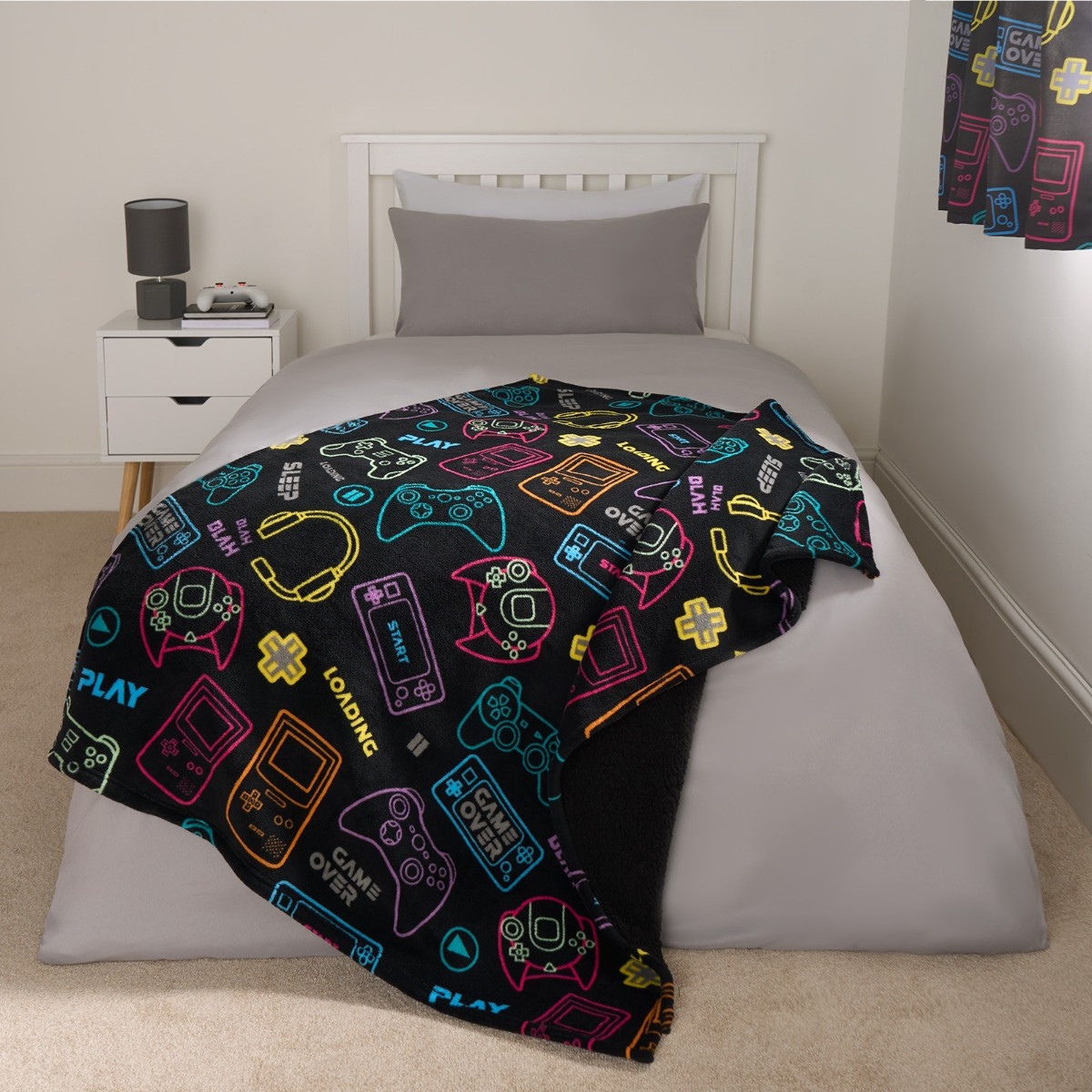 OHS Kids Gaming Printed Throw - Black >