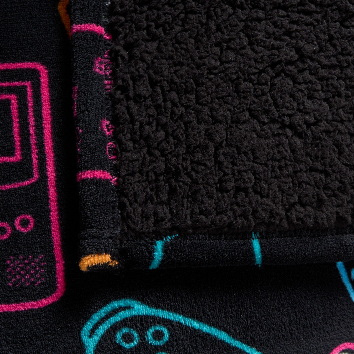 OHS Kids Gaming Printed Throw - Black >