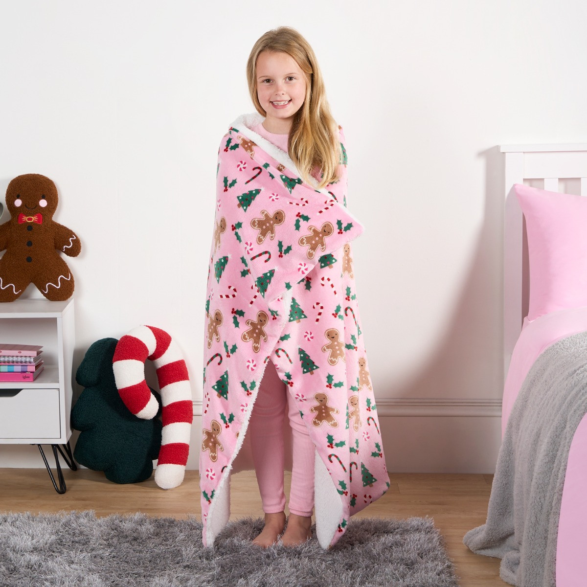 OHS Gingerbread Man Hooded Santa Blanket - Pink >