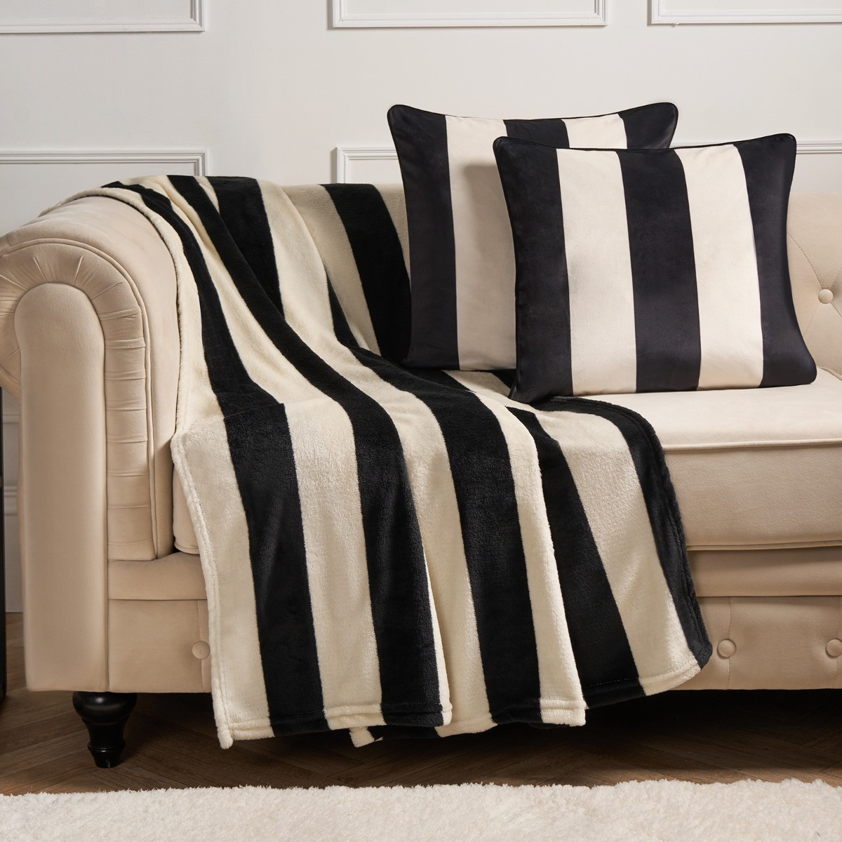 OHS Ultra Soft Stripe Print Throw - Mono >