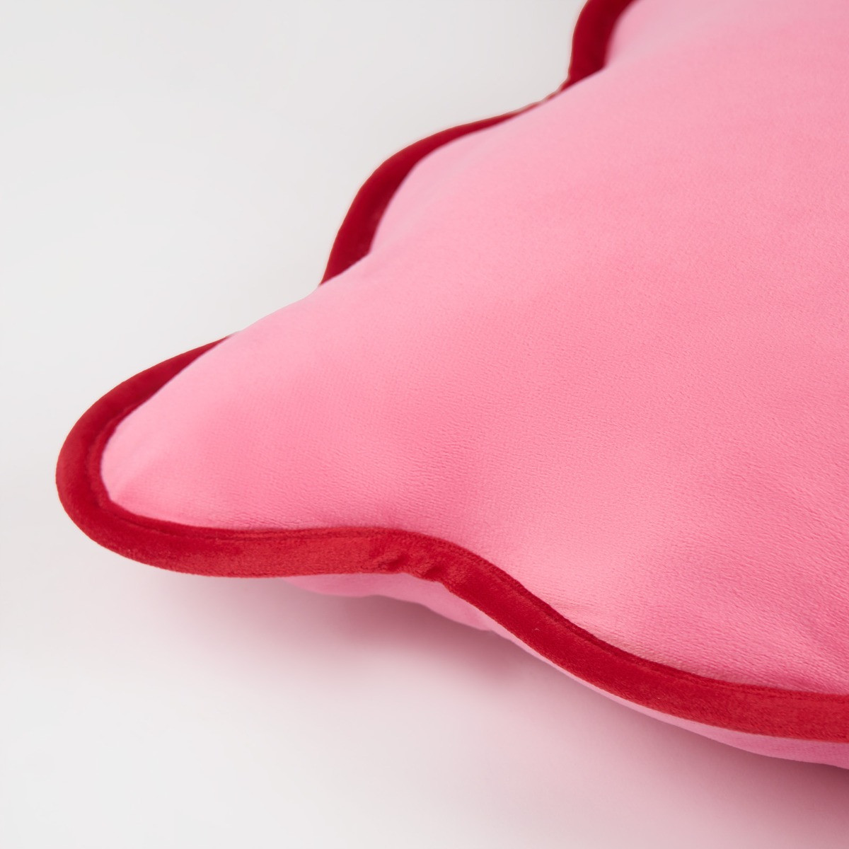 OHS Matte Velvet Scallop Edge Cushion Covers - Pink/Red>