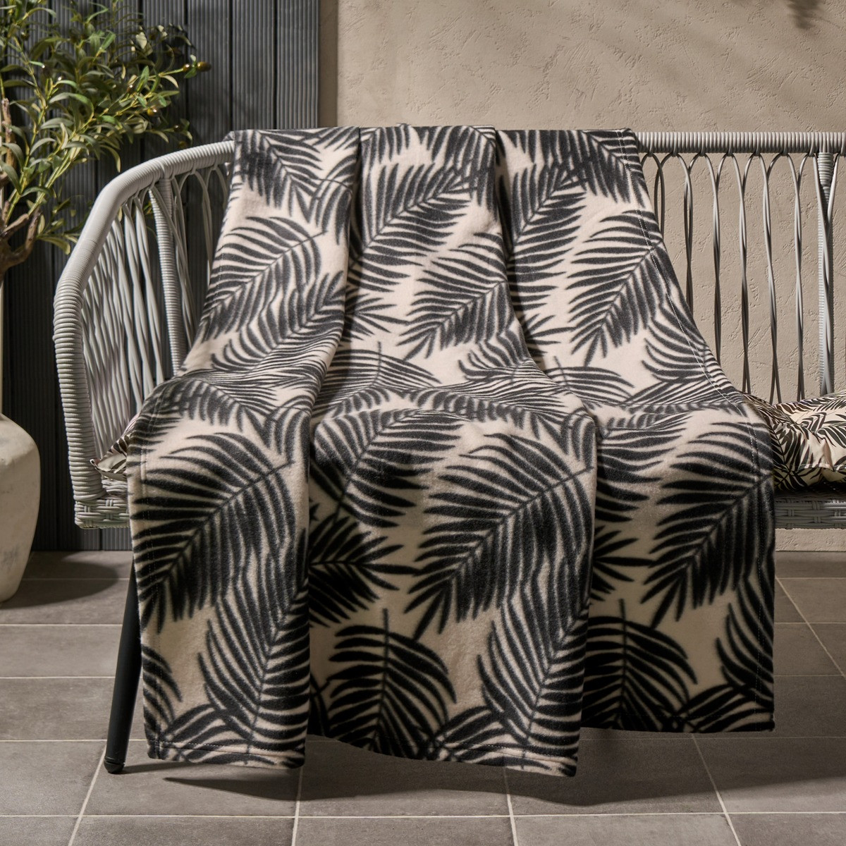 OHS Palm Leaf Print Fleece Throw - Natural>