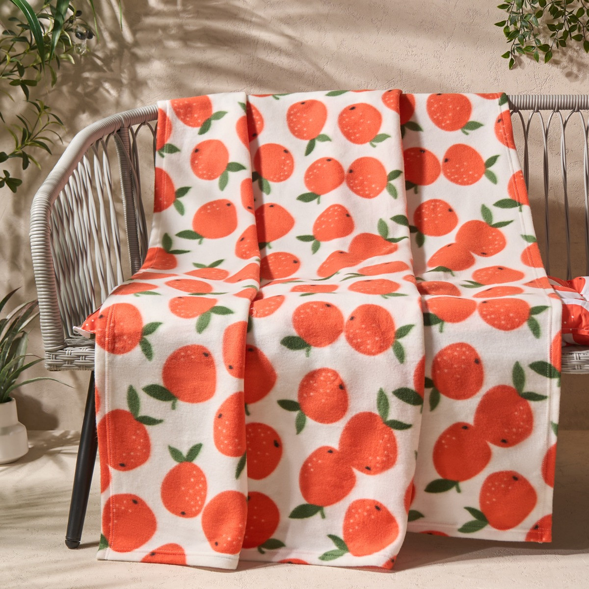 OHS Zesty Orange Print Fleece Throw - Cream/Orange>