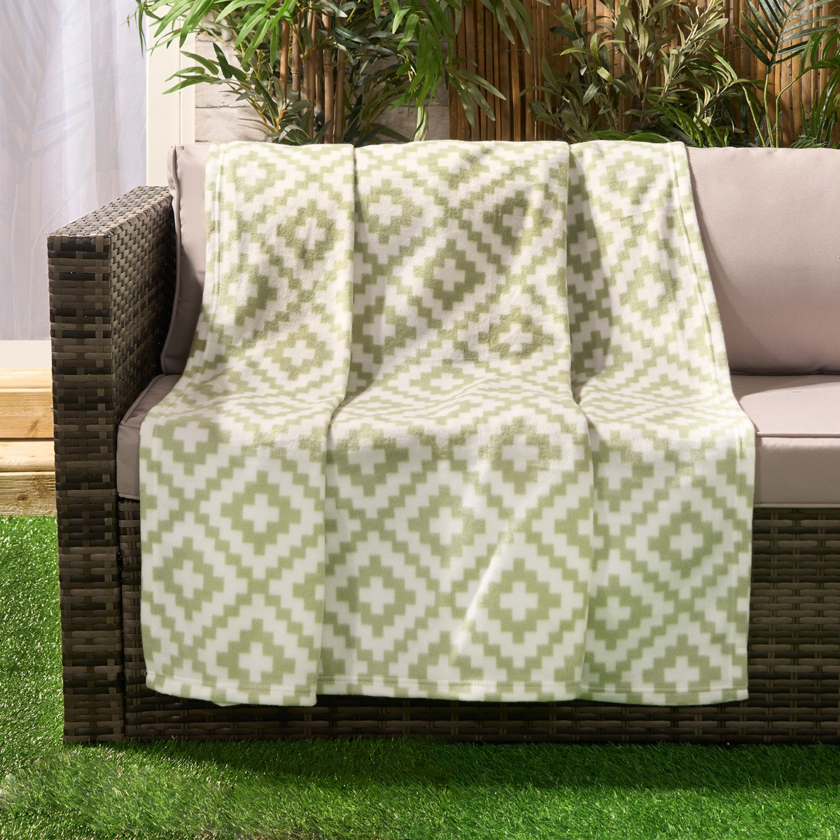 OHS Geometric Tile Print Fleece Throw - Sage>