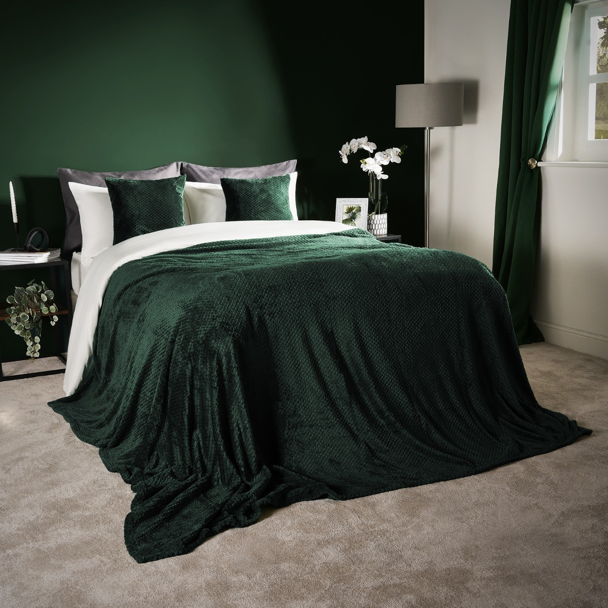 Dreamscene Waffle Mink Throw, Forest Green - 125 x 150cm>