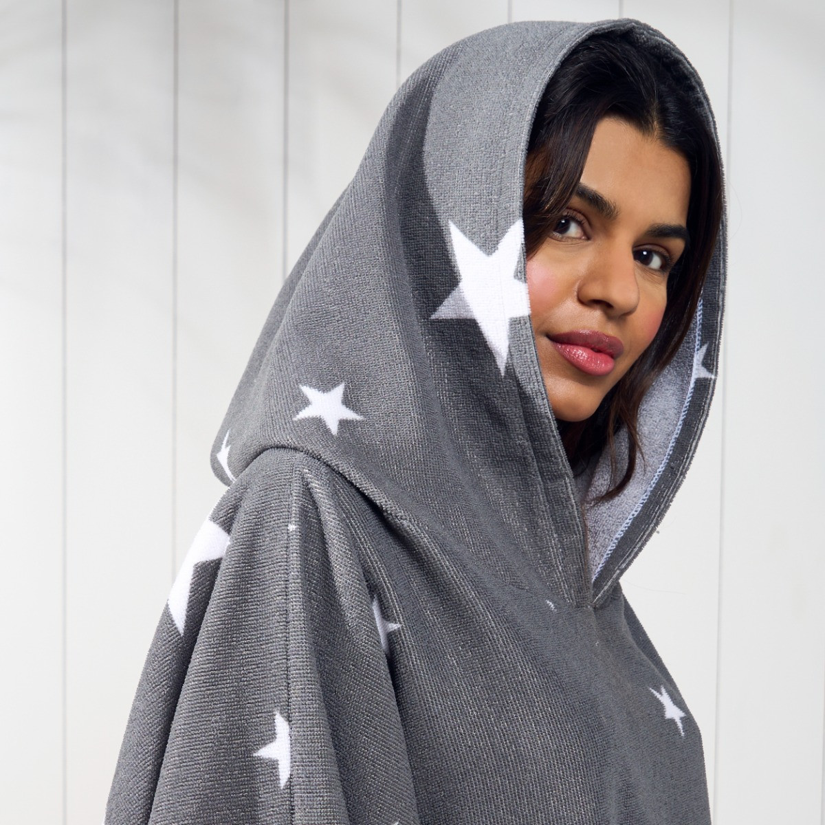 OHS Adult Towel Poncho Star Print - Charcoal Grey>