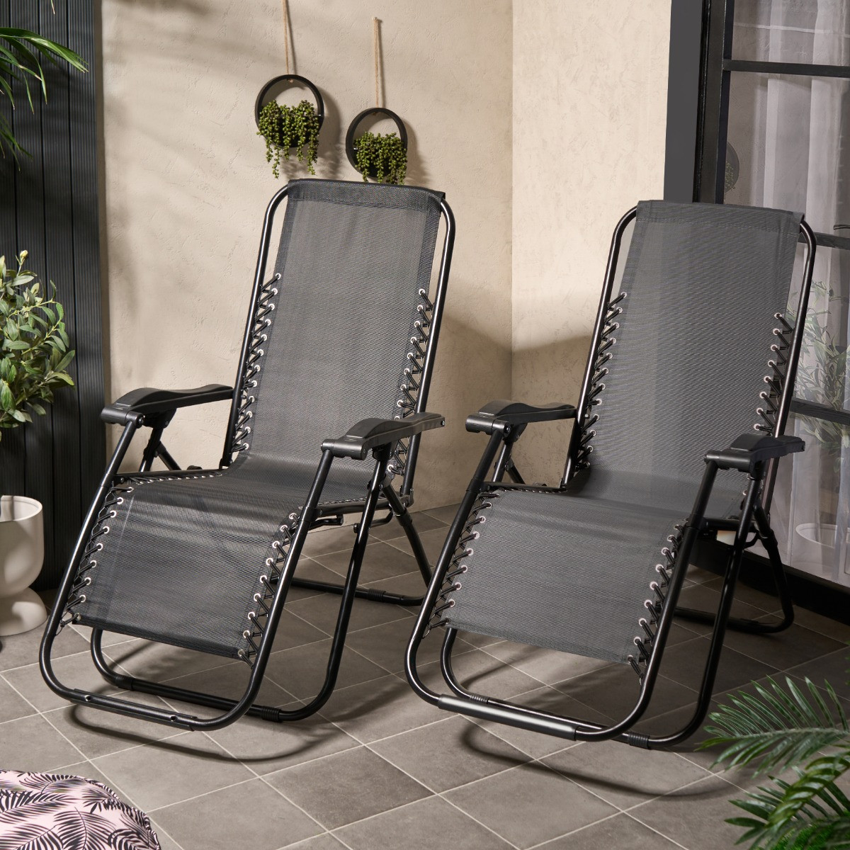 OHS 2 Pack Zero Gravity Sun Lounging Garden Chairs - Black >