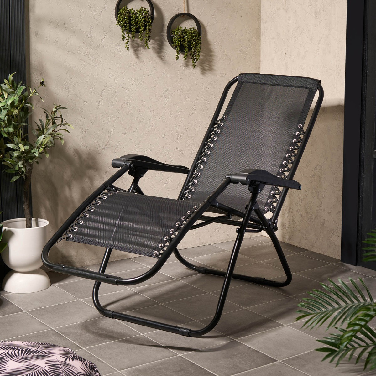 OHS 2 Pack Zero Gravity Sun Lounging Garden Chairs - Black >