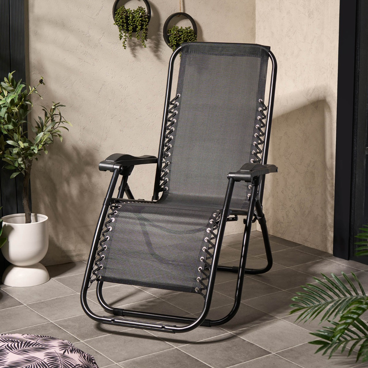 OHS 2 Pack Zero Gravity Sun Lounging Garden Chairs - Black >